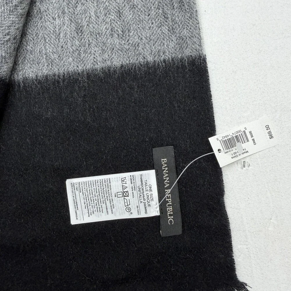 Banana Republic Scarf Mens One Size Gray Wool Blend Fringe Winter Neck Warmer